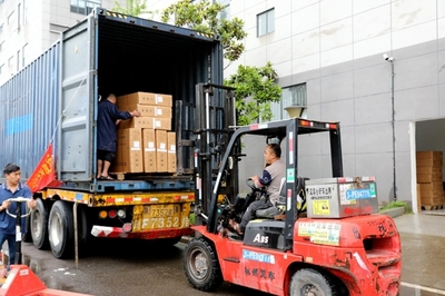 又一突破！首批‘瀘州造’自行車通過跨境電商出口發(fā)運